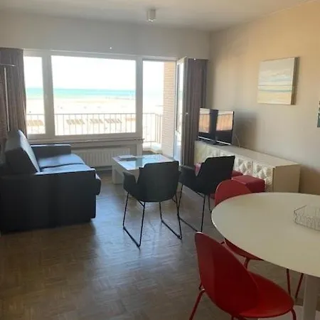 Cozy 2 Bedroom With Seaview In T82