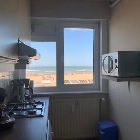 Cozy 2 Bedroom With Seaview In T82