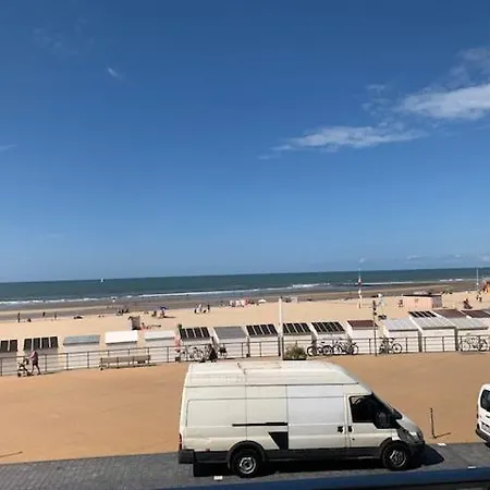 Apartment Cozy 2 Bedroom With Seaview In T82 *